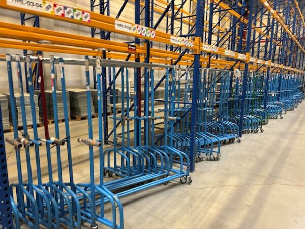 250 – 270 Stück rollbare Kleiderstangen / Kleiderständer / Rollständer für den professionellen Einsatz lagertechnik
