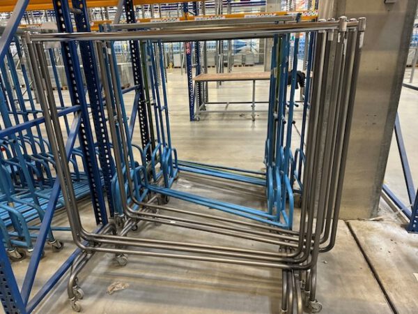 250 – 270 Stück rollbare Kleiderstangen / Kleiderständer / Rollständer für den professionellen Einsatz lagertechnik