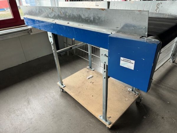 Kleiner „Sorter“ mit 12 Zielen, von AMI mit Fördertechnikanlage Overbeck inkl. Scanner, Steuerung, Waage, Kurven, Steigförderer, Gurtförderer, etc lagertechnik