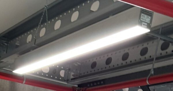 LED Beleuchtung, KEC, 2.644 Leuchten, 26W-840, zum größten Teil dimmbar und Bewegungsmelder lagertechnik