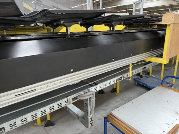 Kippschalensorter, Beumer, 81 Sorterendstellen,  – gebraucht - : lagertechnik