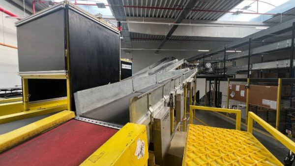 Kippschalensorter, Beumer, 81 Sorterendstellen,  – gebraucht - : lagertechnik