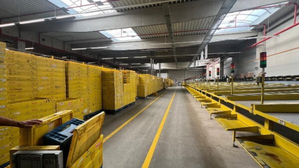 Kippschalensorter, Beumer, 81 Sorterendstellen,  – gebraucht - : lagertechnik