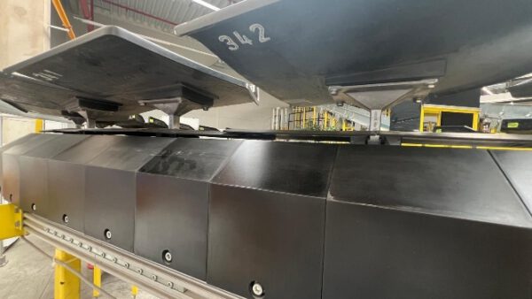 Kippschalensorter, Beumer, 81 Sorterendstellen,  – gebraucht - : lagertechnik